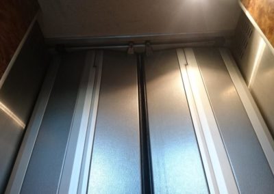 Ascenseur tôlé - Porte cabine